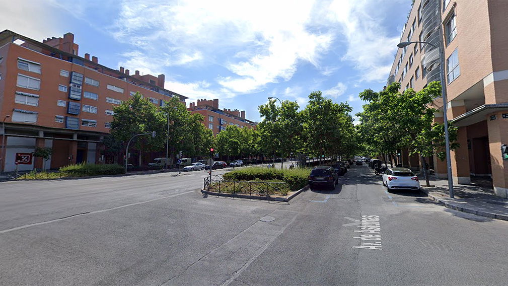 madrid street trial motorcycle lane